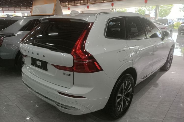 Used Volvo XC60 2024 B5 4x4 Smart Luxury Edition Rear Right 45 Deg