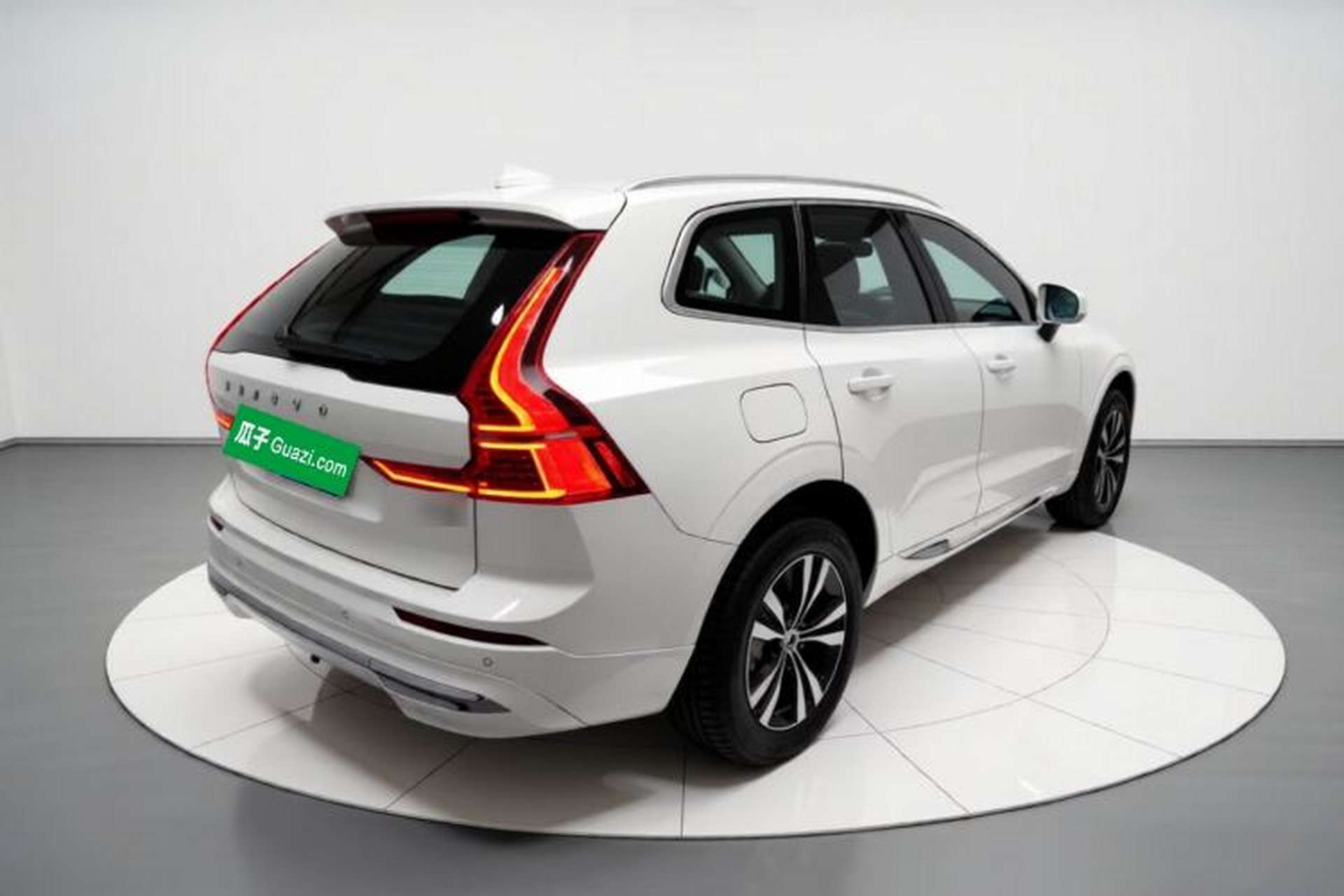 Used Volvo XC60 2024 B5 4x4 Smart Luxury Edition Rear Right 45 Deg