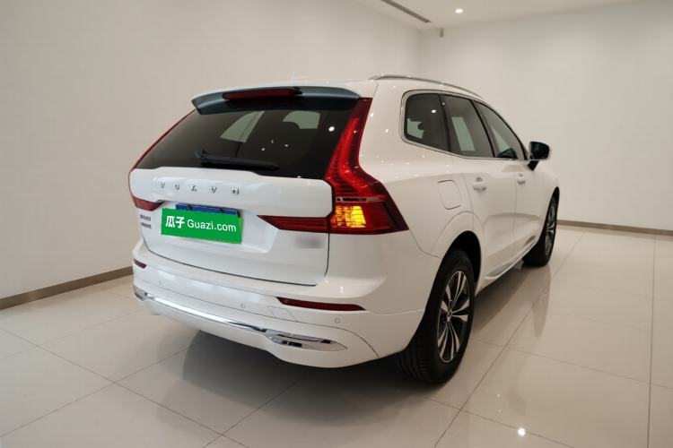 Used Volvo XC60 2024 B5 4x4 Smart Luxury Edition Rear Right 45 Deg