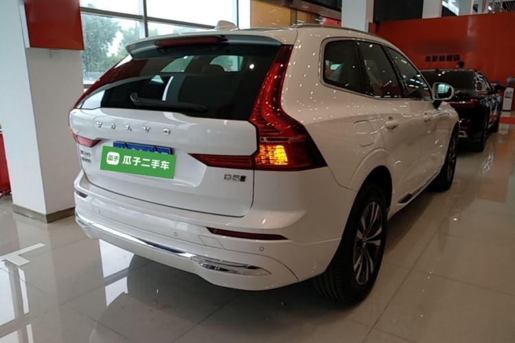 Used Volvo XC60 2024 B5 4x4 Smart Luxury Edition Rear Right 45 Deg