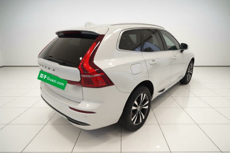 Used Volvo XC60 2024 B5 4x4 Smart Luxury Edition Rear Right 45 Deg