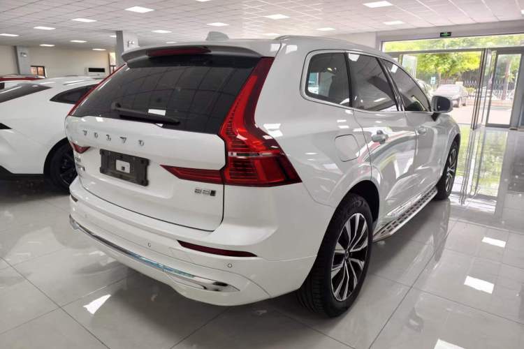 Used Volvo XC60 2024 B5 4x4 Smart Luxury Edition Rear Right 45 Deg