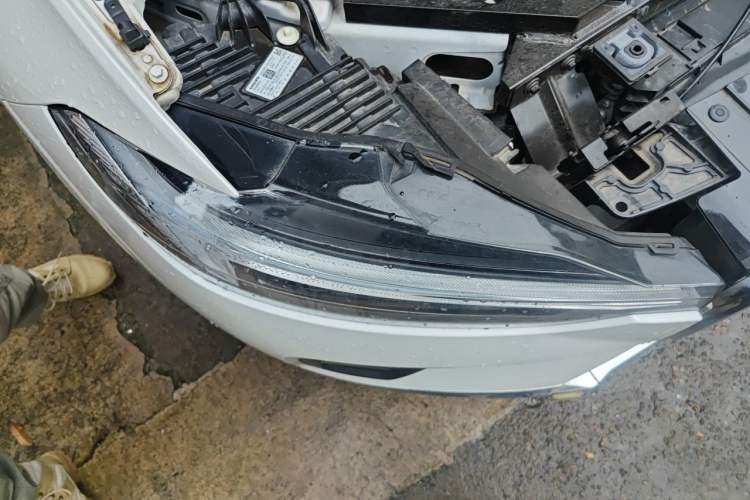 Used Volvo XC60 2024 B5 4x4 Smart Luxury Edition Right Front Headlight