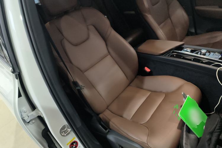 Used Volvo XC60 2024 B5 4x4 Smart Luxury Edition Right Front Seat