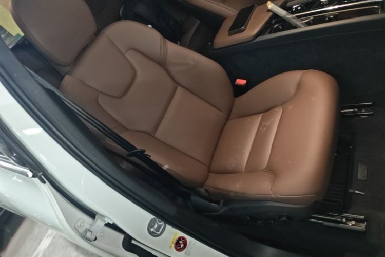 Used Volvo XC60 2024 B5 4x4 Smart Luxury Edition Right Front Seat