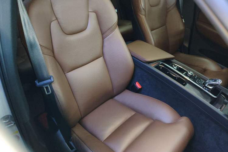Used Volvo XC60 2024 B5 4x4 Smart Luxury Edition Right Front Seat