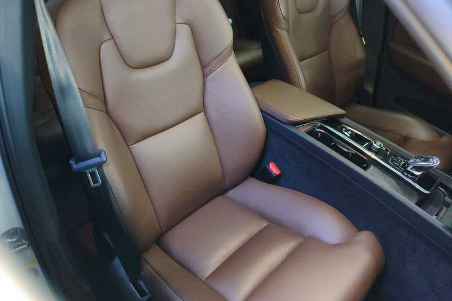 Used Volvo XC60 2024 B5 4x4 Smart Luxury Edition Right Front Seat