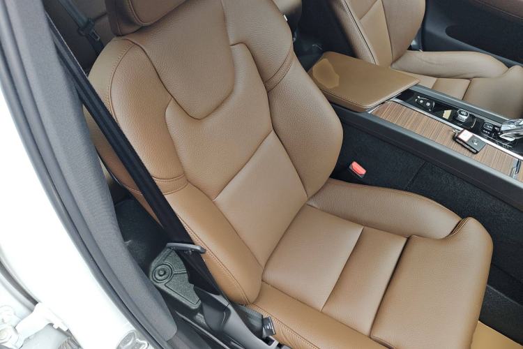 Used Volvo XC60 2024 B5 4x4 Smart Luxury Edition Right Front Seat
