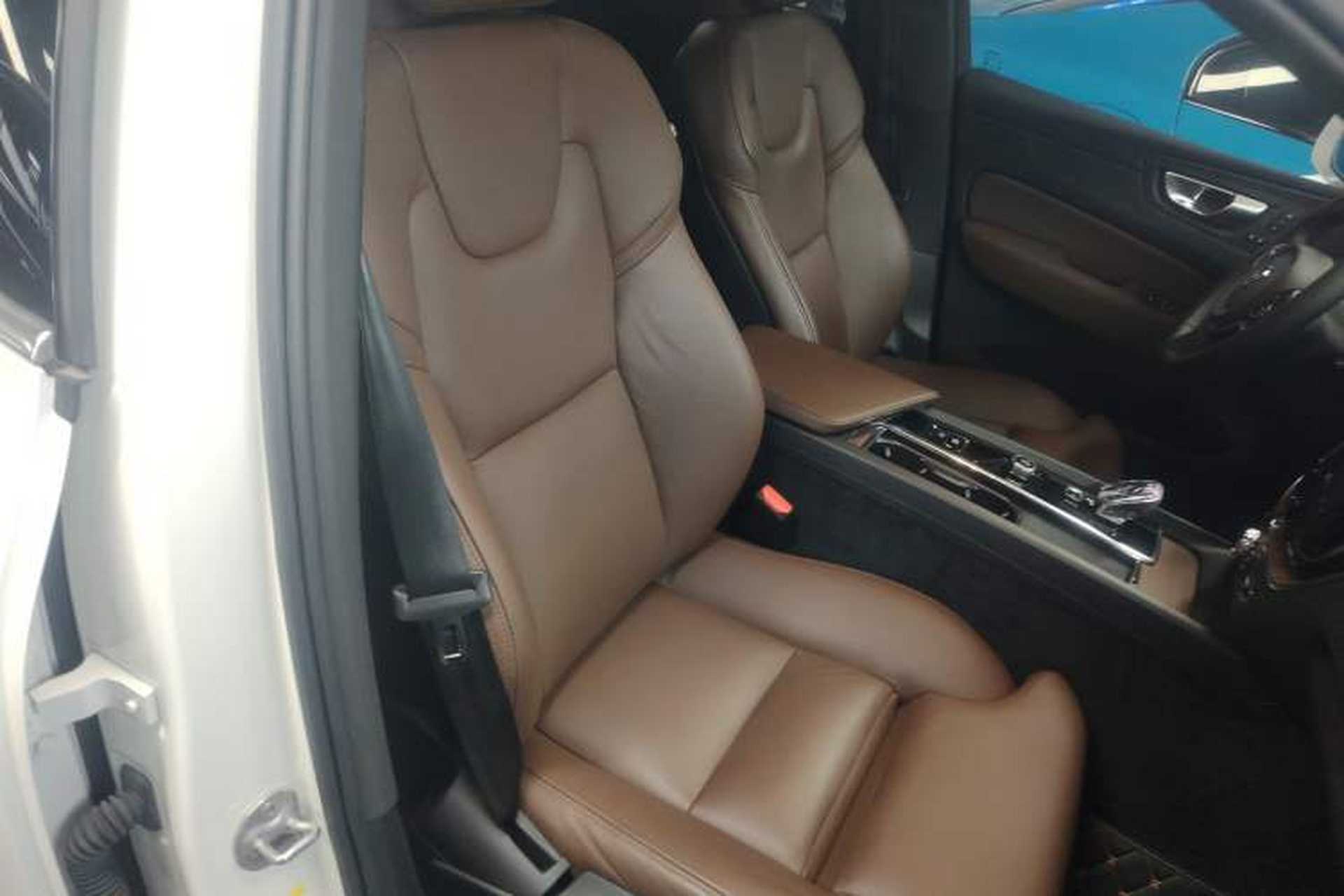 Used Volvo XC60 2024 B5 4x4 Smart Luxury Edition Right Front Seat