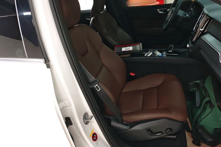 Used Volvo XC60 2024 B5 4x4 Smart Luxury Edition Right Front Seat
