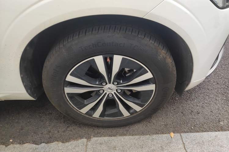 Used Volvo XC60 2024 B5 4x4 Smart Luxury Edition Right Front Wheel Hub