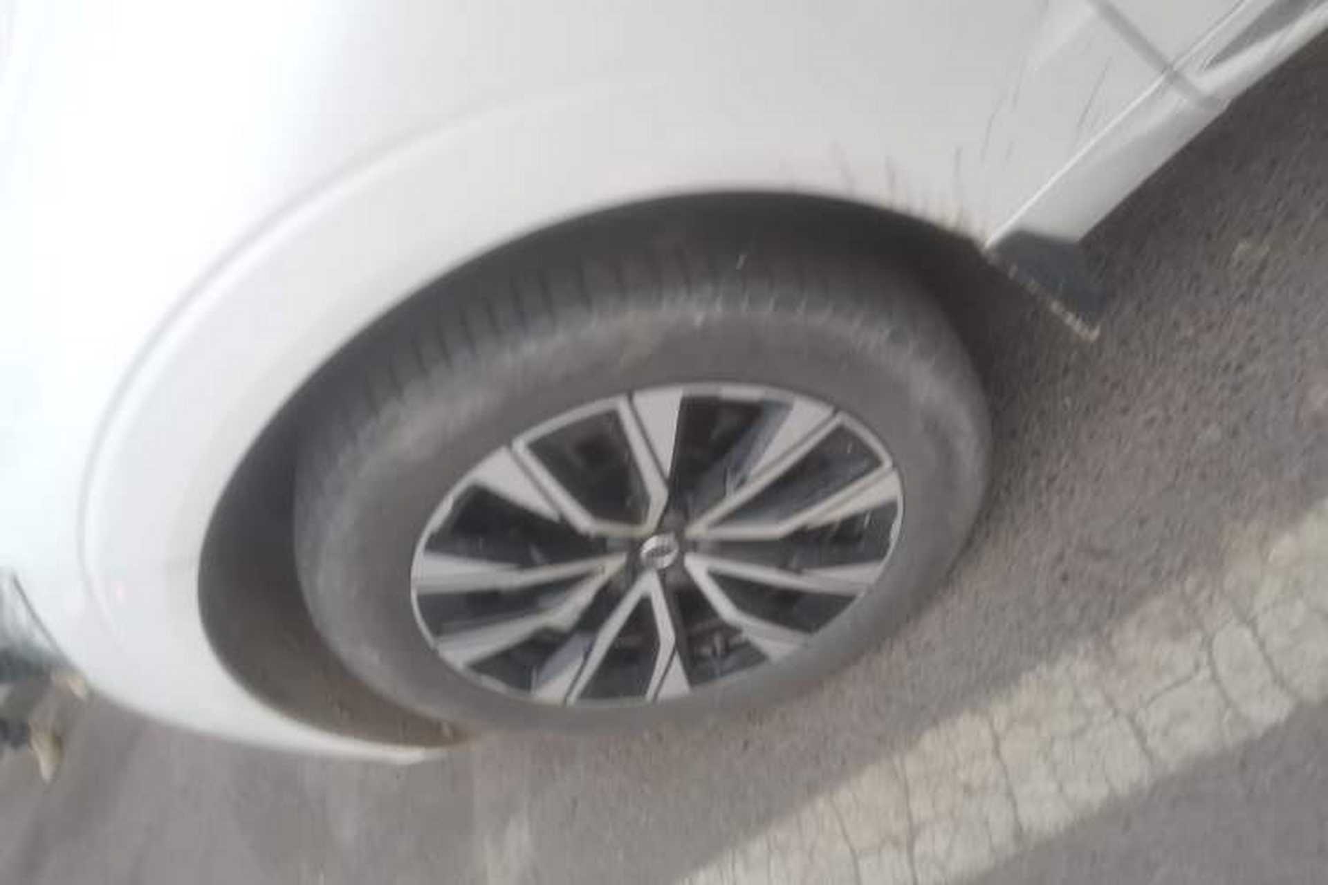 Used Volvo XC60 2024 B5 4x4 Smart Luxury Edition Right Front Wheel Hub