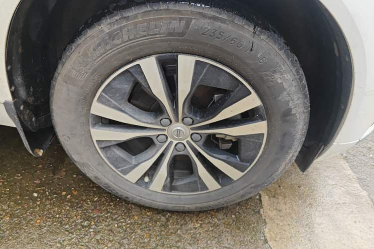 Used Volvo XC60 2024 B5 4x4 Smart Luxury Edition Right Front Wheel Hub