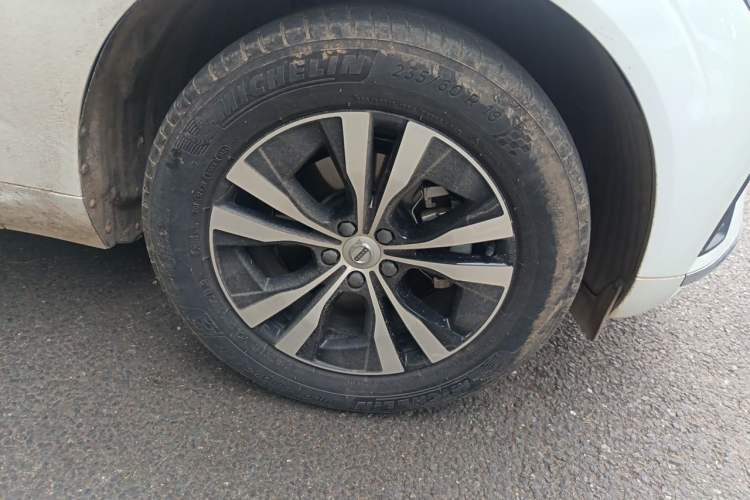 Used Volvo XC60 2024 B5 4x4 Smart Luxury Edition Right Front Wheel Hub