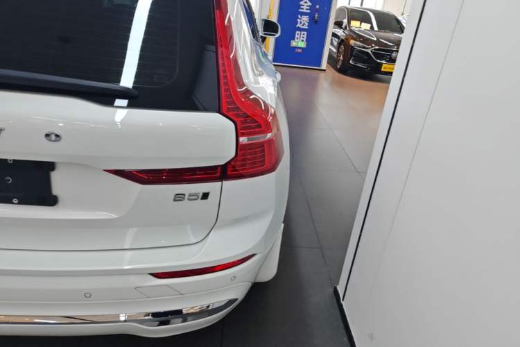 Used Volvo XC60 2024 B5 4x4 Smart Luxury Edition Right Rear Taillight