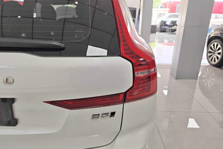 Used Volvo XC60 2024 B5 4x4 Smart Luxury Edition Right Rear Taillight