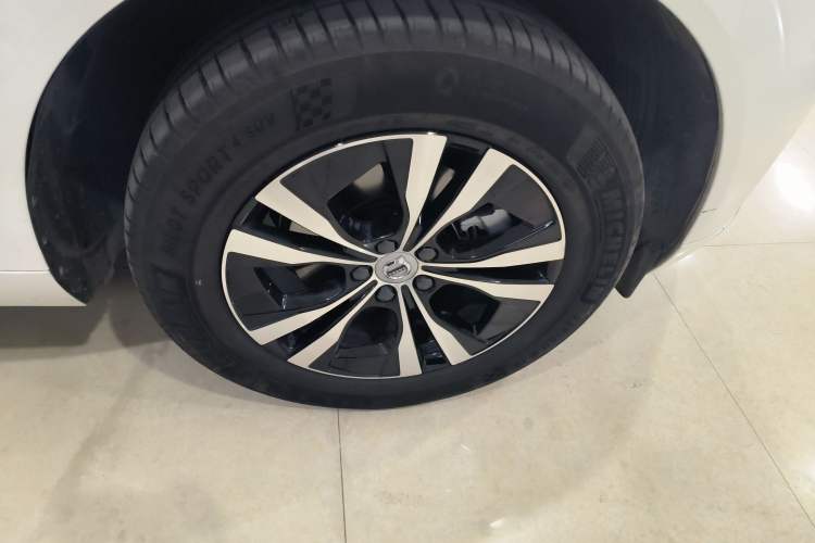 Used Volvo XC60 2024 B5 4x4 Smart Luxury Edition Right Rear Wheel Hub