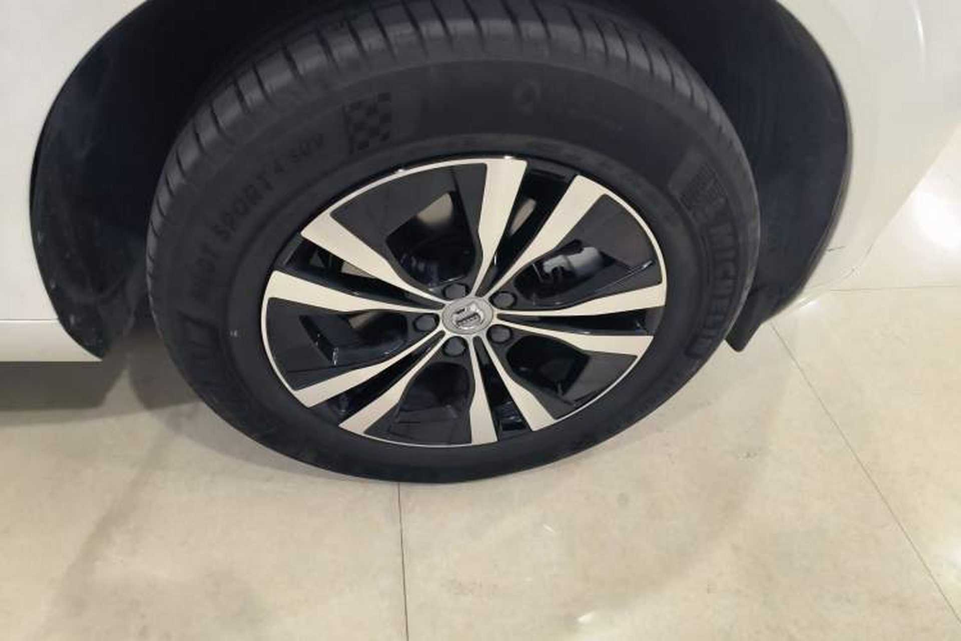 Used Volvo XC60 2024 B5 4x4 Smart Luxury Edition Right Rear Wheel Hub
