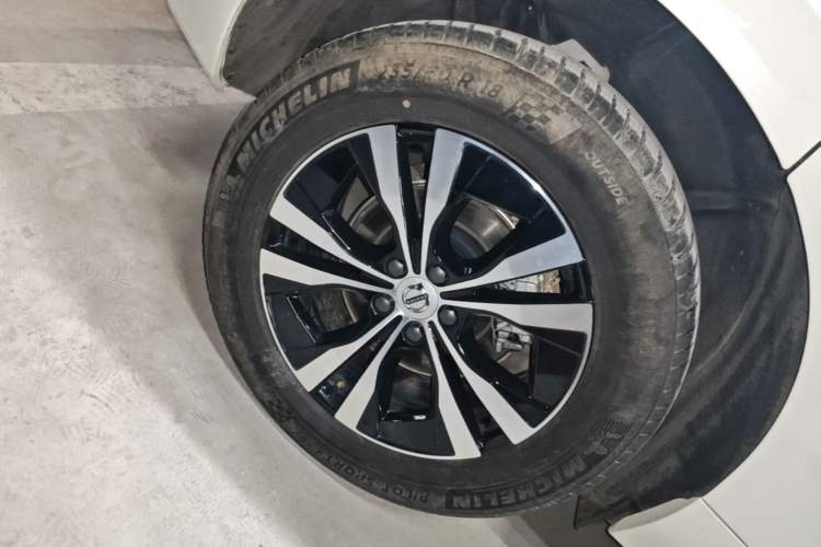 Used Volvo XC60 2024 B5 4x4 Smart Luxury Edition Right Rear Wheel Hub
