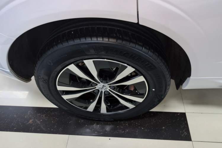 Used Volvo XC60 2024 B5 4x4 Smart Luxury Edition Right Rear Wheel Hub