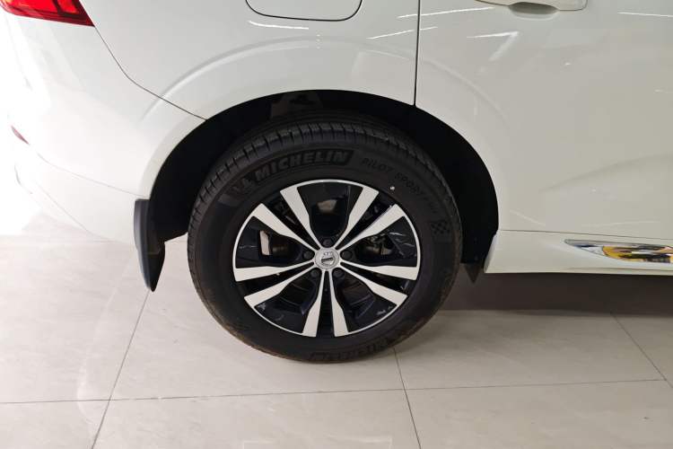 Used Volvo XC60 2024 B5 4x4 Smart Luxury Edition Right Rear Wheel Hub