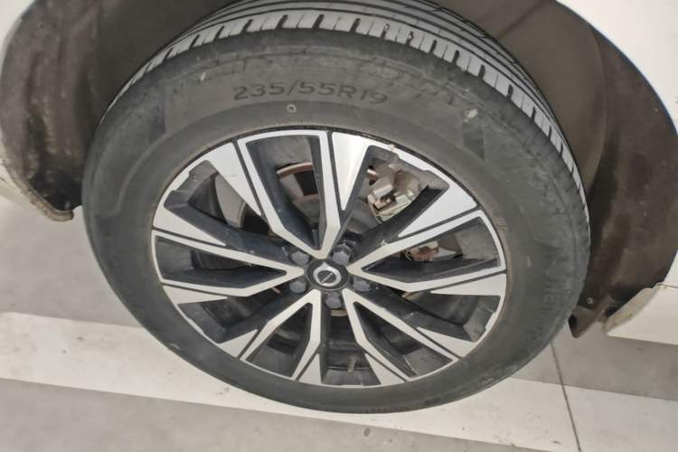 Used Volvo XC60 2024 B5 4x4 Smart Luxury Edition Right Rear Wheel Hub