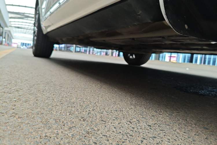 Used Volvo XC60 2024 B5 4x4 Smart Luxury Edition Right Side Sill