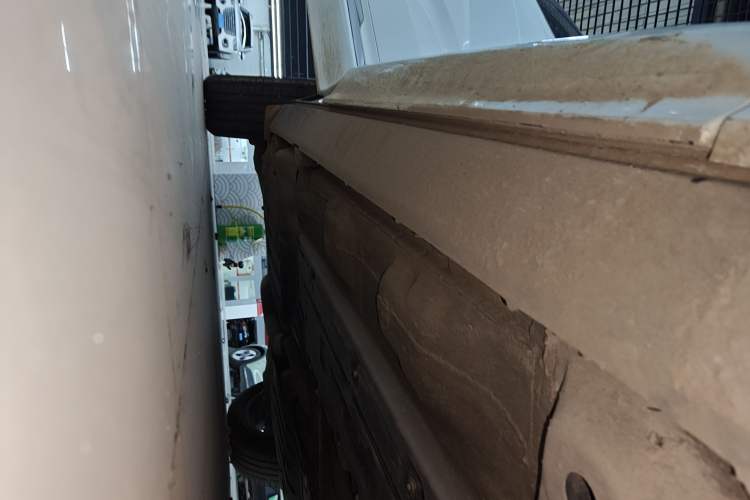 Used Volvo XC60 2024 B5 4x4 Smart Luxury Edition Right Side Sill