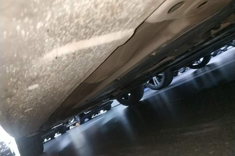 Used Volvo XC60 2024 B5 4x4 Smart & Advanced Sport Edition Right Side Sill