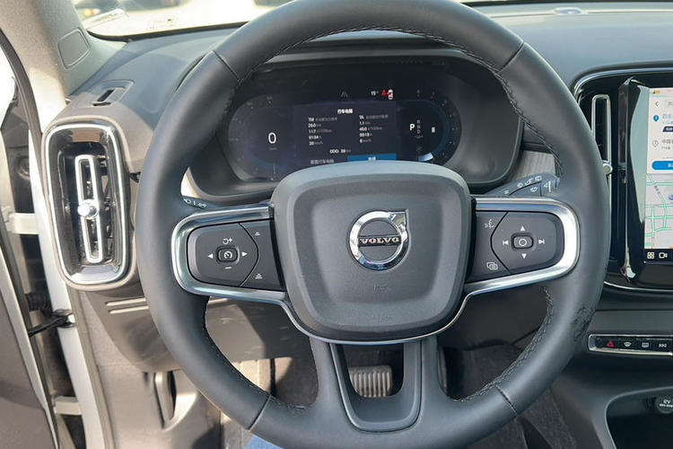 Used Volvo XC60 2024 B5 4x4 Smart Luxury Edition Steering Wheel