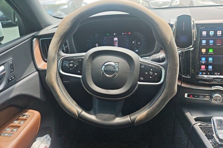 Used Volvo XC60 2024 B5 4x4 Smart Luxury Edition Steering Wheel