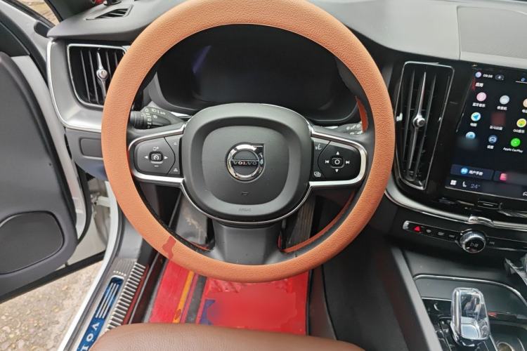 Used Volvo XC60 2024 B5 4x4 Smart Luxury Edition Steering Wheel