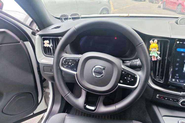 Used Volvo XC60 2024 B5 Four-Wheel Drive Fjord Edition Steering Wheel