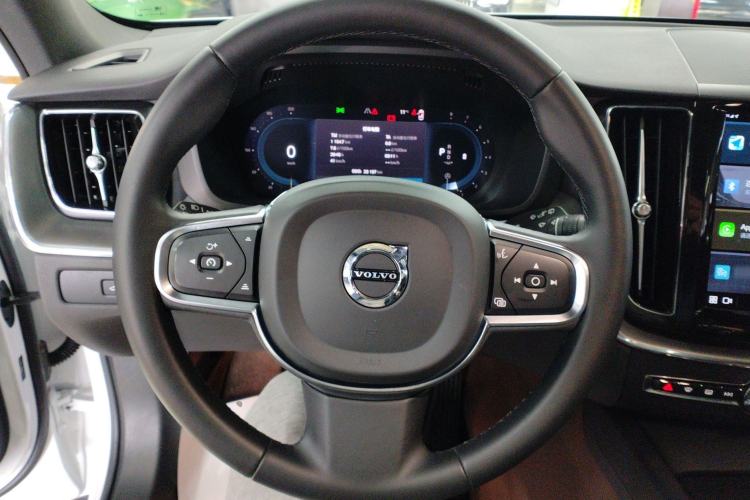 Used Volvo XC60 2024 B5 4x4 Smart Luxury Edition Steering Wheel