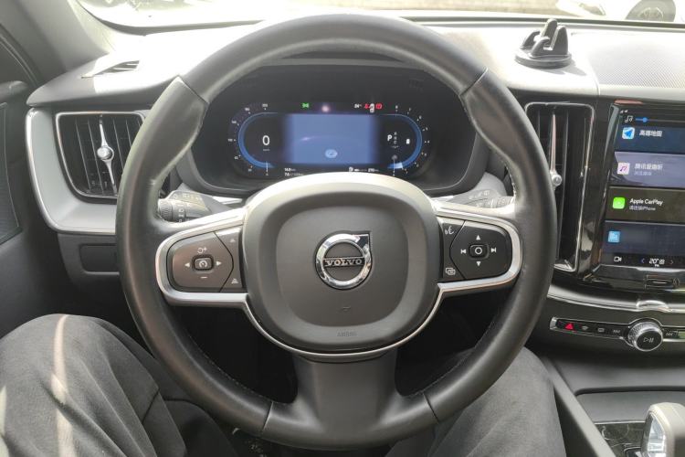 Used Volvo XC60 2024 B5 4x4 Smart Luxury Edition Steering Wheel