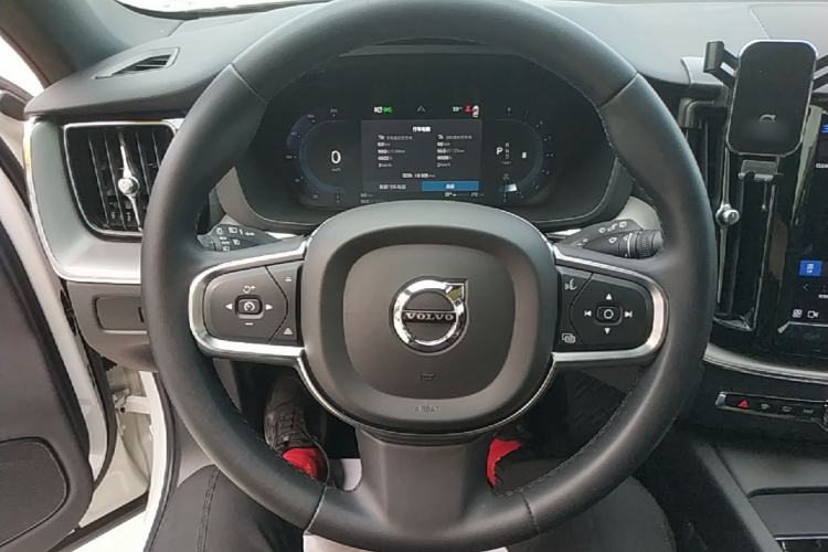Used Volvo XC60 2024 B5 4x4 Smart Luxury Edition Steering Wheel