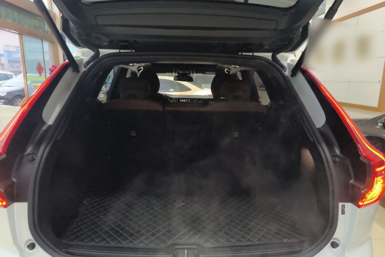 Used Volvo XC60 2024 B5 4x4 Smart Luxury Edition Trunk