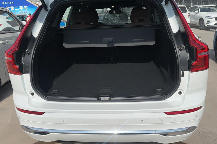 Used Volvo XC60 2024 B5 4x4 Smart Luxury Edition Trunk