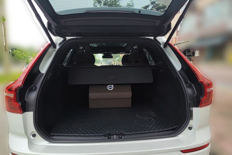 Used Volvo XC60 2024 B5 4x4 Smart Luxury Edition Trunk