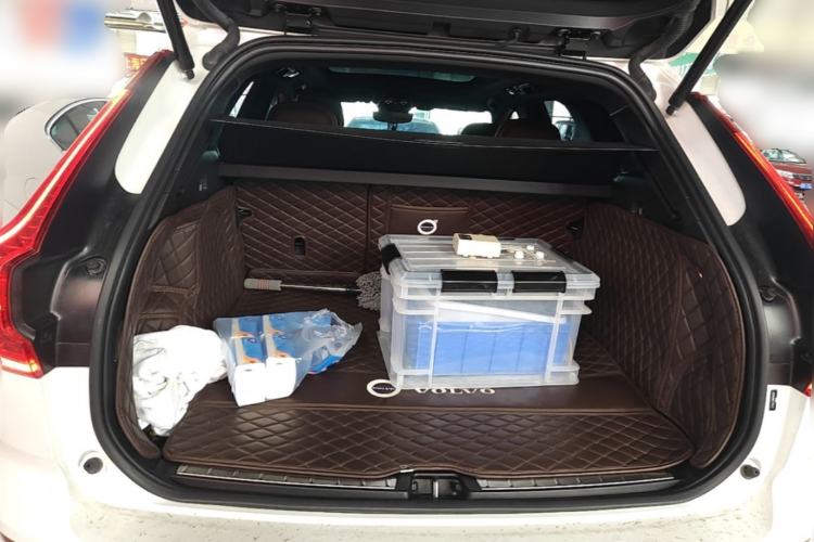 Used Volvo XC60 2024 B5 4x4 Smart Luxury Edition Trunk