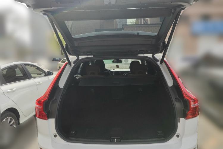 Used Volvo XC60 2024 B5 4x4 Smart Luxury Edition Trunk