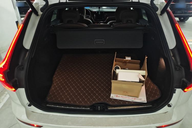 Used Volvo XC60 2024 B5 4x4 Smart Luxury Edition Trunk
