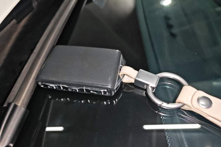 Used Volvo XC60 2024 B5 4x4 Smart Luxury Edition Vehicle Key