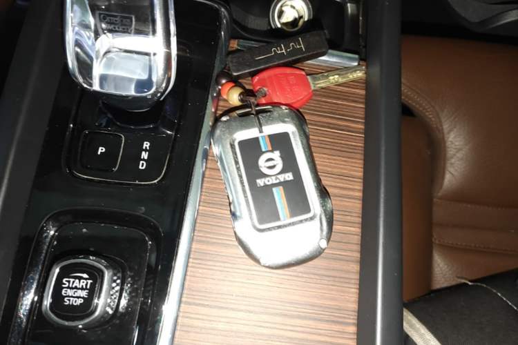 Used Volvo XC60 2024 B5 4x4 Smart Luxury Edition Vehicle Key