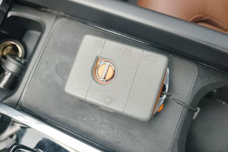 Used Volvo XC60 2024 B5 4x4 Smart Luxury Edition Vehicle Key