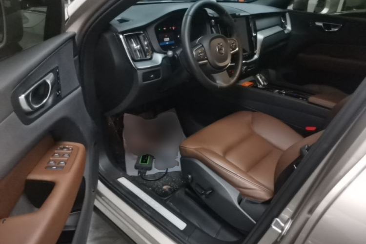 Used Volvo XC60 2024 B5 4x4 Smart Luxury Edition Driver Seat
