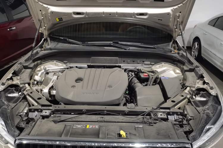 Used Volvo XC60 2024 B5 4x4 Smart Luxury Edition Engine Bay