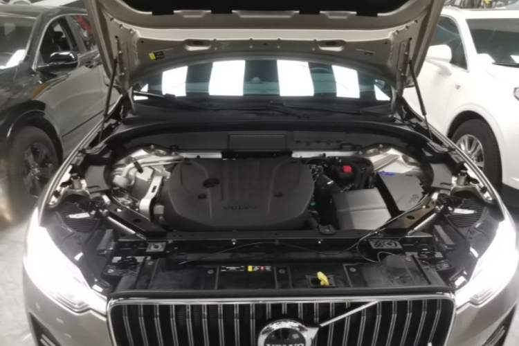 Used Volvo XC60 2024 B5 4x4 Smart Luxury Edition Engine Bay