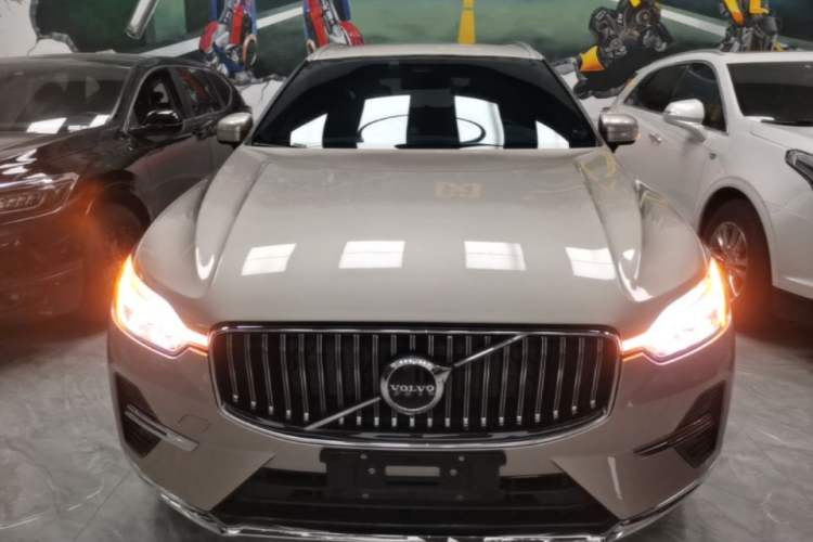 Used Volvo XC60 2024 B5 4x4 Smart Luxury Edition Front