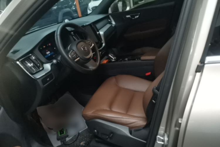 Used Volvo XC60 2024 B5 4x4 Smart Luxury Edition Left Front Seat
